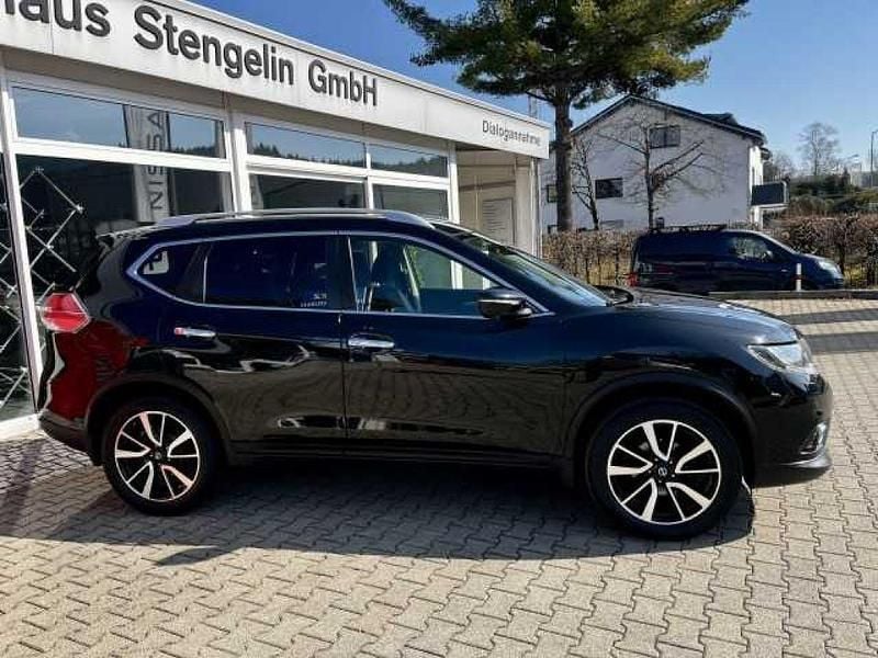 Gebraucht Nissan X-Trail 360º 131 PS (96 kW) 2016 Schwarz (metallic) SUV