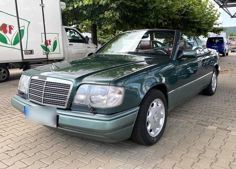 Gebraucht Mercedes 220 150 PS (110 kW) 1994 Grün Cabrio