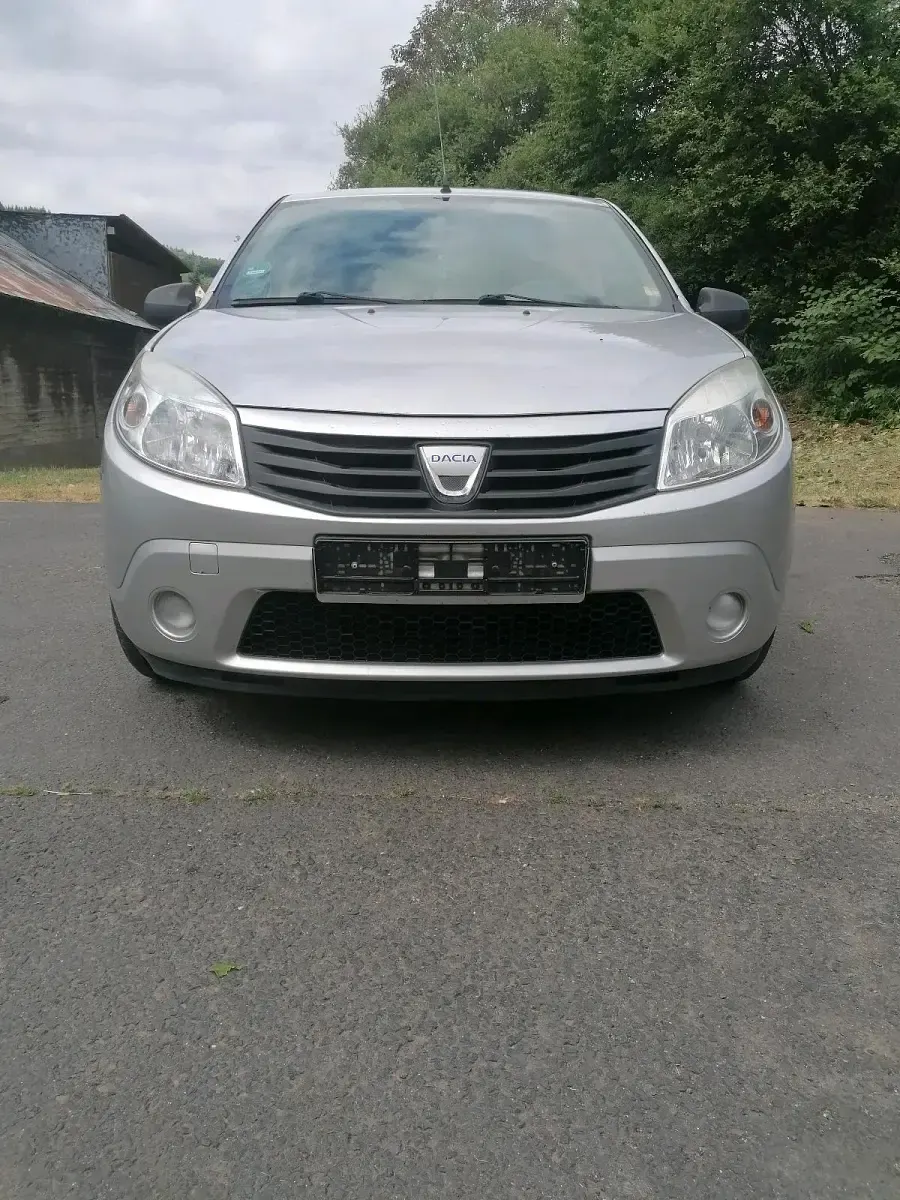 Gebraucht Dacia Sandero 75 PS (55 kW) 2009 Silber Kleinwagen