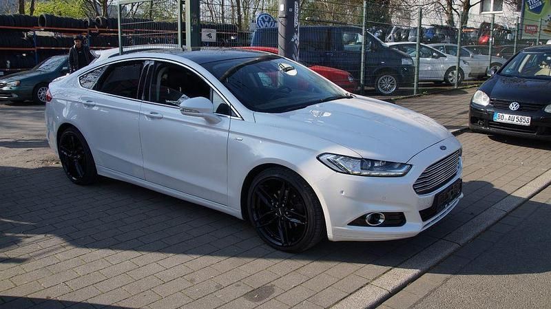 Gebraucht Ford Mondeo Titanium 179 PS (131 kW) 2015 Weiß Limousine