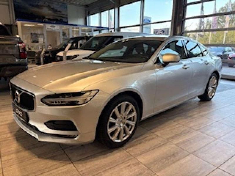 Bright silbermetallic (metallic) Gebraucht 2018 Volvo S90 Momentum Limousine | 22.980 € (Superpreis) - Bild 1/4