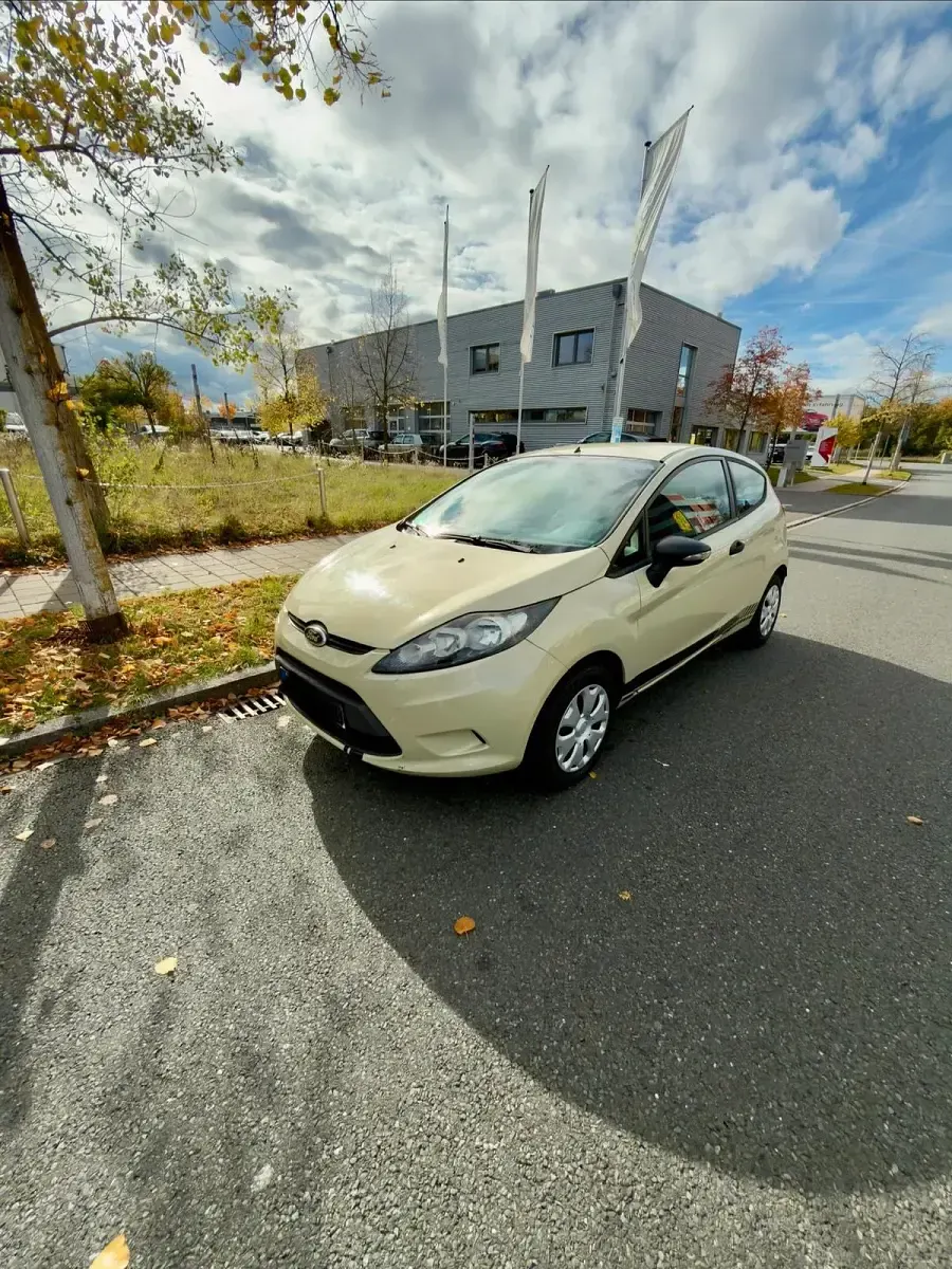 Gebraucht Ford Fiesta 96 PS (70 kW) 2009 Beige Kleinwagen