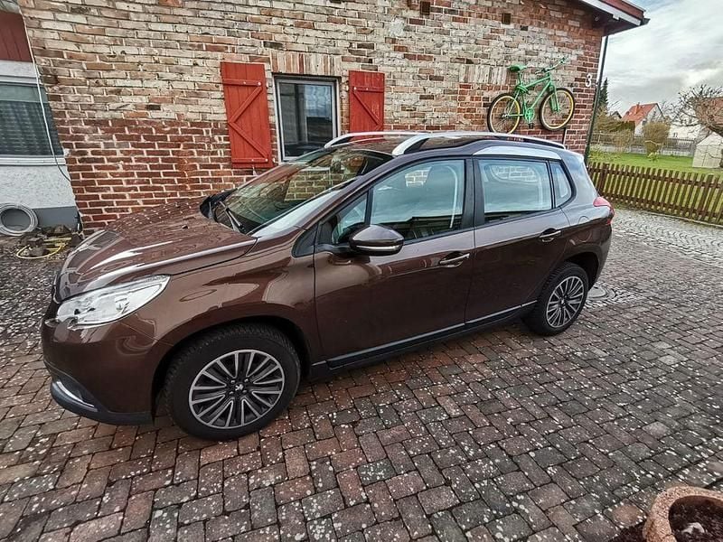 Gebraucht Peugeot 2008 Active 92 PS (67 kW) 2014 Braun SUV