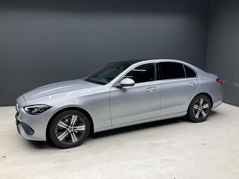 Silber Gebraucht 2025 Mercedes C200 Avantgarde Limousine | 49.890 € (Teuer) - Bild 1/4