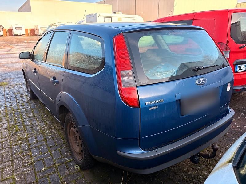 Second-hand Ford Focus Fun X 101 CP (74 kW) 2007 Albastru Break