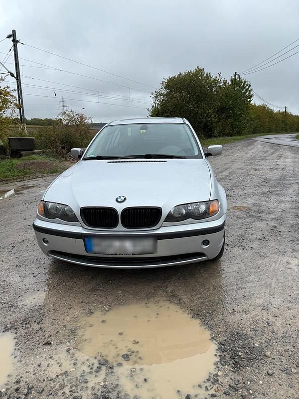 Silber Gebraucht 2002 BMW 316 Limousine | 2.100 € (Guter Preis) - Bild 1/4