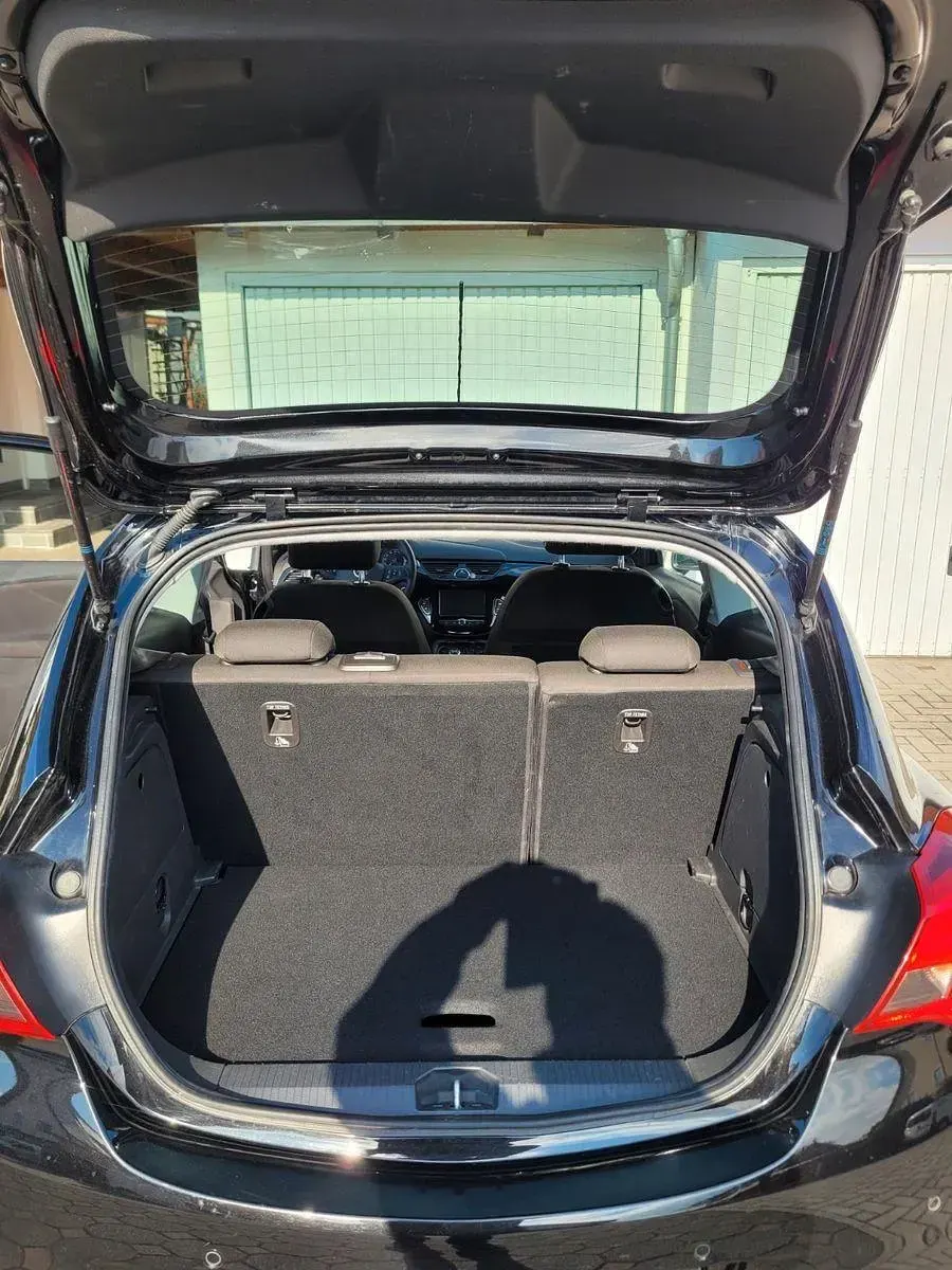Usado Opel Corsa 90 CV (66 kW) 2018 Negro Utilitario