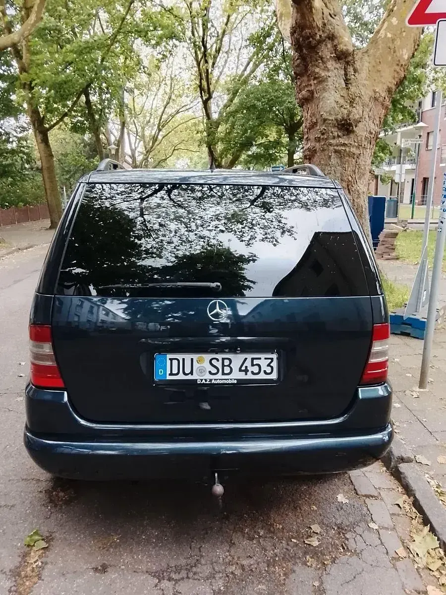 Second-hand Mercedes ML430 272 CP (200 kW) 2001 Negru SUV