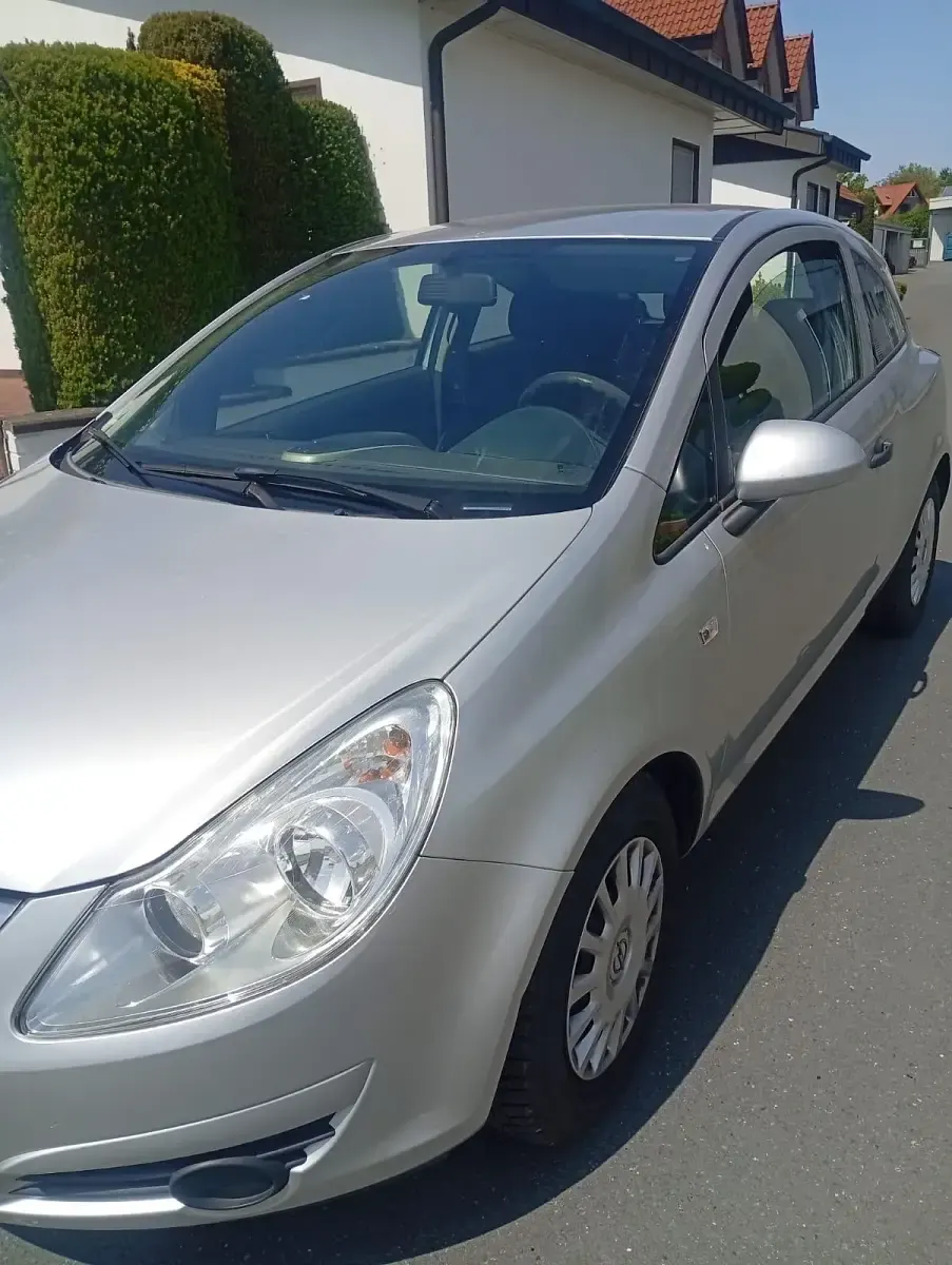 Gebraucht Opel Corsa 80 PS (58 kW) 2009 Silber Kleinwagen