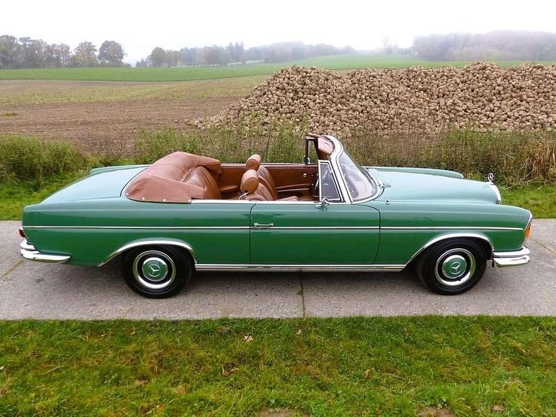 Gebraucht Mercedes 300 SE 170 PS (125 kW) 1966 Grün Cabrio