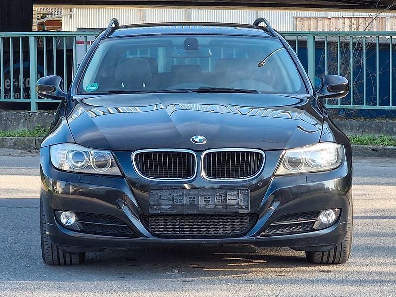 Gebraucht BMW 320 Comfort Edition 177 PS (130 kW) 2010 Schwarz Kombi