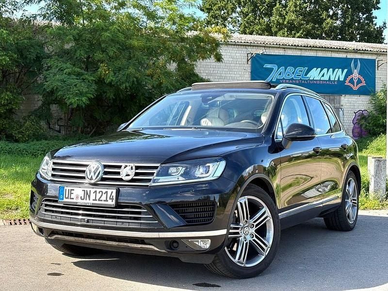 Schwarz Gebraucht 2016 VW Touareg Terrain Tech SUV | 20.999 € (Superpreis) - Bild 1/4
