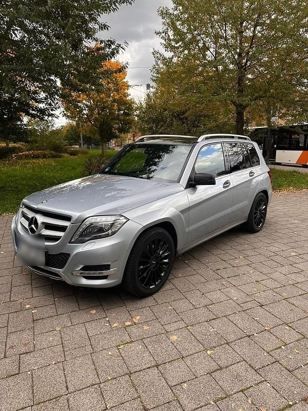 Grau Gebraucht 2012 Mercedes GLK250 SUV | 13.000 € (Fairer Preis) - Bild 1/4