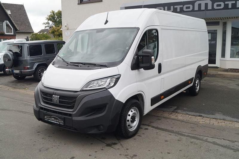 Weiß Gebraucht 2022 Fiat Ducato Van | 19.890 € - Bild 1/4