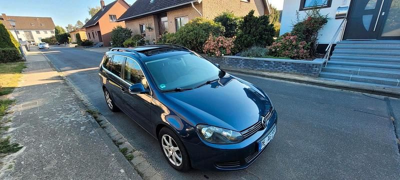 Blau Gebraucht 2011 VW Golf VI Kombi | 2.800 € (Fairer Preis) - Bild 1/4