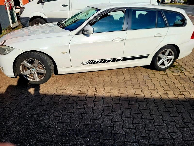 Gebraucht BMW 316 2012 Weiß Kombi