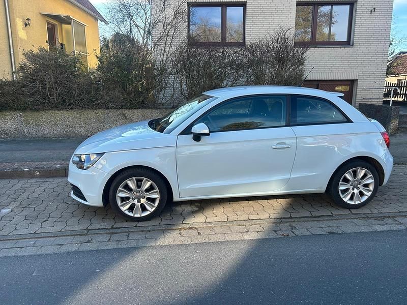 Gebraucht Audi A1 105 PS (77 kW) 2011 Blau Kleinwagen