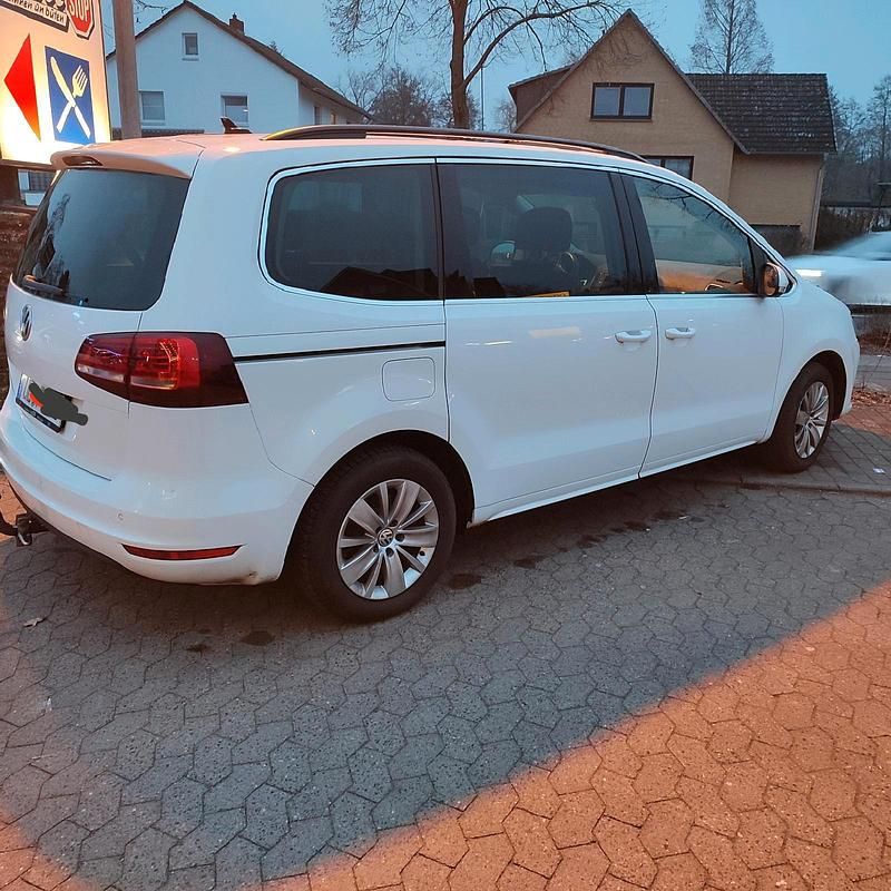 Gebraucht VW Sharan 150 PS (110 kW) 2018 Weiß Van / Kleinbus