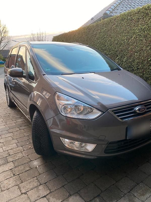 Gebraucht Ford Galaxy Champions Edition 160 PS (117 kW) 2012 Grau Van / Kleinbus