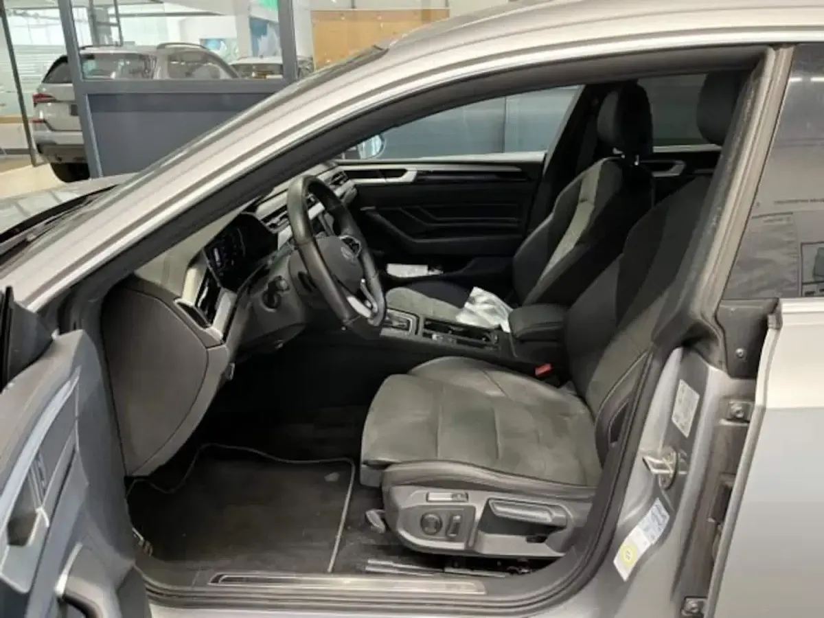 Gebraucht VW Arteon R-line 150 PS (110 kW) 2023 Pyritsilber metallic Coupé