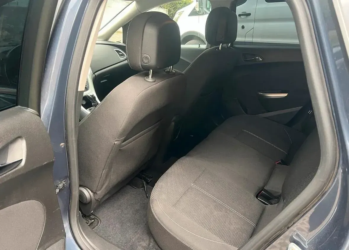 Gebraucht Opel Astra 131 PS (96 kW) 2010 Blau Limousine
