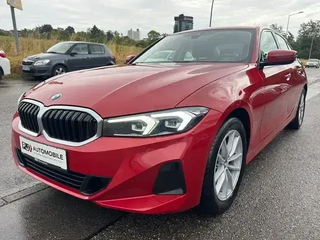 Gebraucht BMW 320 Shadowline 190 PS (139 kW) 2023 Rot Limousine