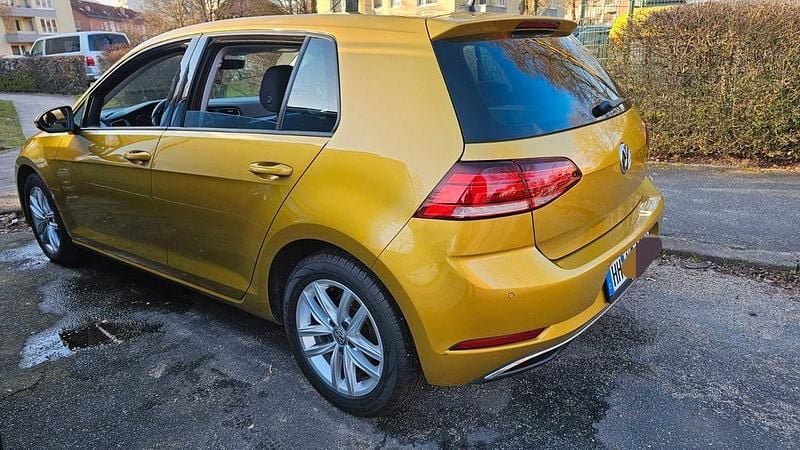 Gebraucht VW Golf VII 150 PS (110 kW) 2017 Gelb Limousine