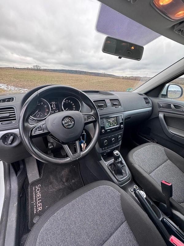 Gebraucht Skoda Yeti 110 PS (80 kW) 2016 Weiß SUV