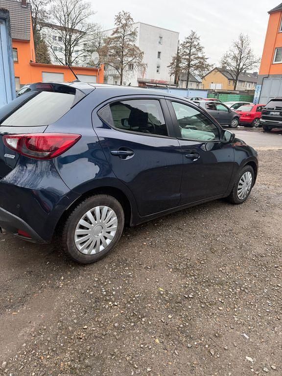 Gebraucht Mazda 2 Center-Line 105 PS (77 kW) 2016 Blau Limousine