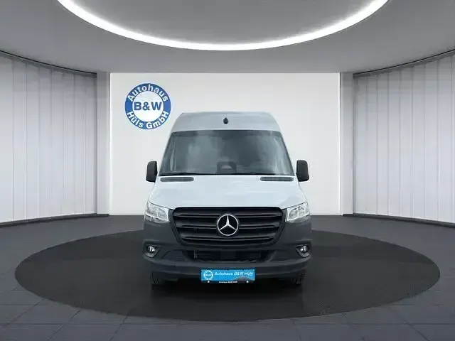 Używany Mercedes Sprinter 170 KM (125 kW) 2024 Biały Van