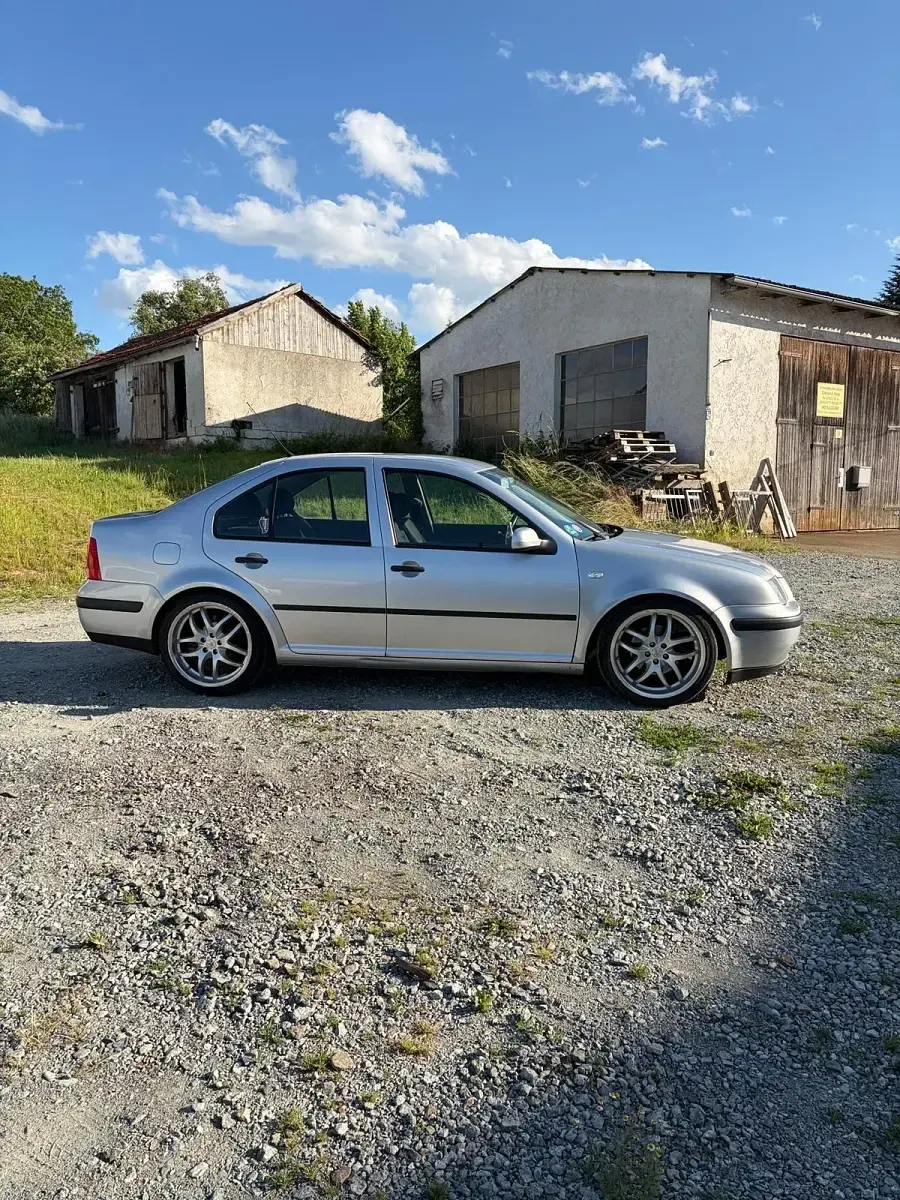 Gebraucht VW Bora 75 PS (55 kW) 2002 Silber Limousine