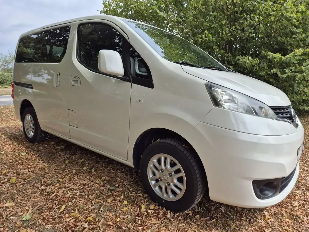 Gebraucht Nissan Evalia Tekna 110 PS (80 kW) 2015 Brilliant white (m) Van / Kleinbus