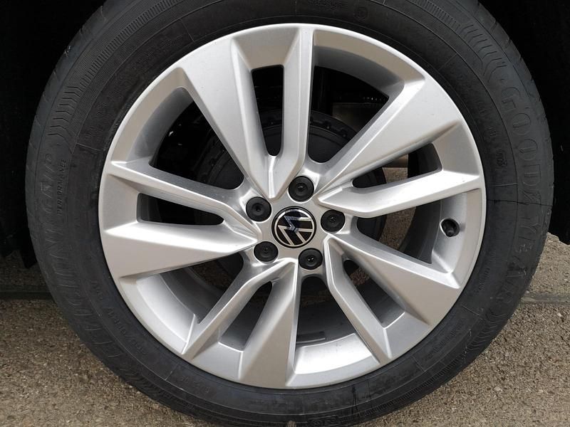 Neu VW Taigo Life 95 PS (69 kW) 2025 Deep black perleffekt SUV