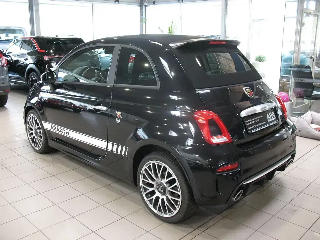 Usado Abarth 500C 145 HP (106 kW) 2021 Preto Cabrios