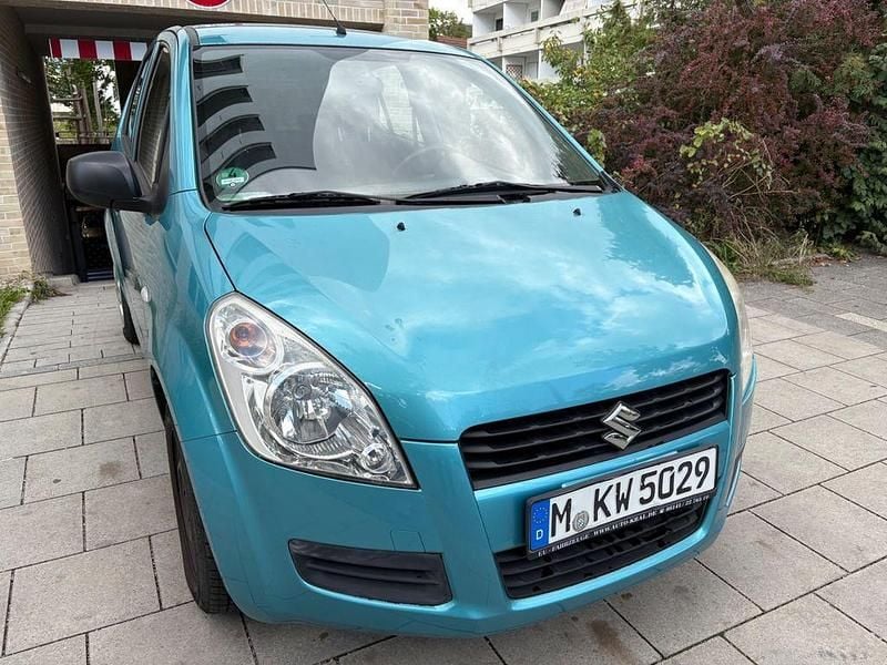 Grün Gebraucht 2010 Suzuki Splash Basic Kleinwagen | 3.990 € (Fairer Preis) - Bild 1/4
