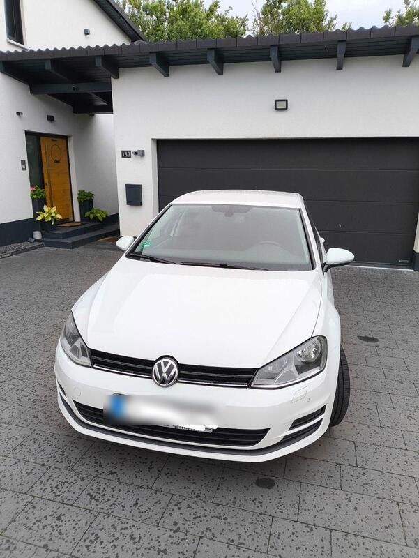 Weiß Gebraucht 2015 VW Golf VII Cup Limousine | 9.500 € (Guter Preis) - Bild 1/4