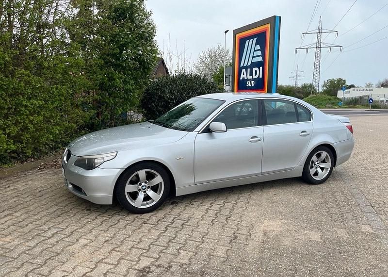 Silber Gebraucht 2003 BMW 520 Limousine | 2.500 € (Guter Preis) - Bild 1/3
