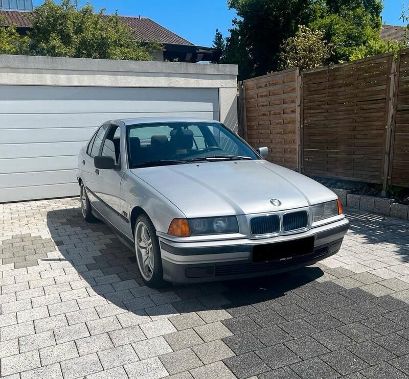 Silber Gebraucht 1996 BMW 320 Limousine | 3.900 € - Bild 1/4