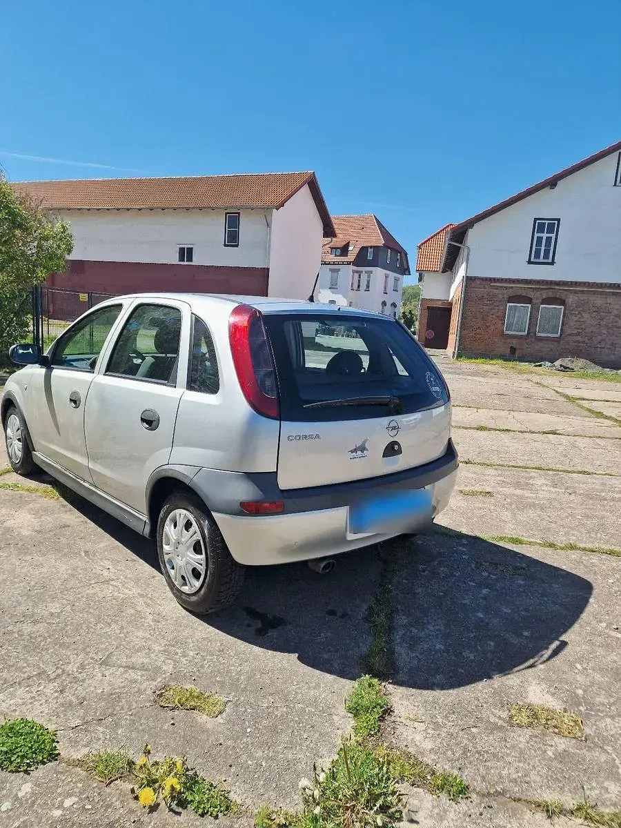 Gebraucht Opel Corsa 75 PS (55 kW) 2004 Silber Kleinwagen