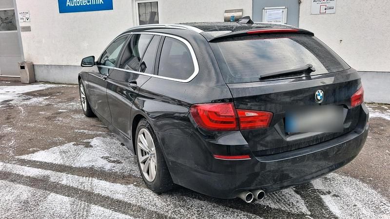 Gebraucht BMW 525 204 PS (150 kW) 2011 Schwarz Kombi