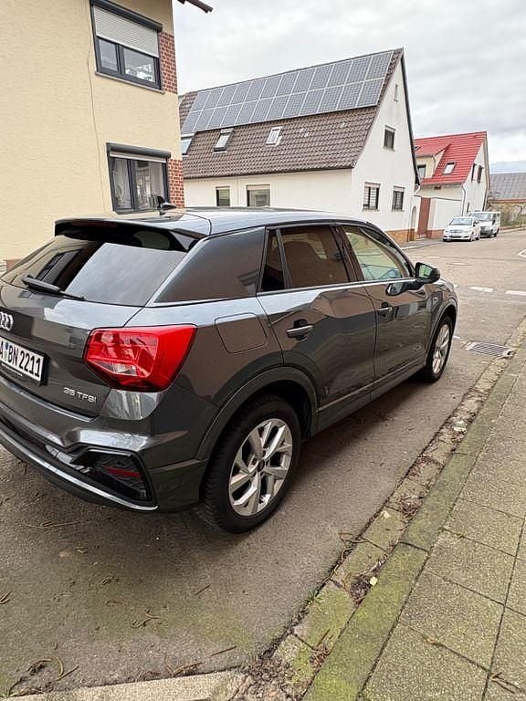 Gebraucht Audi Q2 S-Line 150 PS (110 kW) 2021 Grau SUV