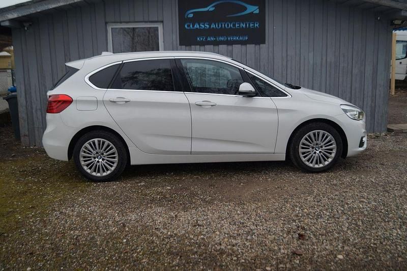 Gebraucht BMW 218 Active Tourer Luxury Line 150 PS (110 kW) 2014 Weiß Van / Kleinbus