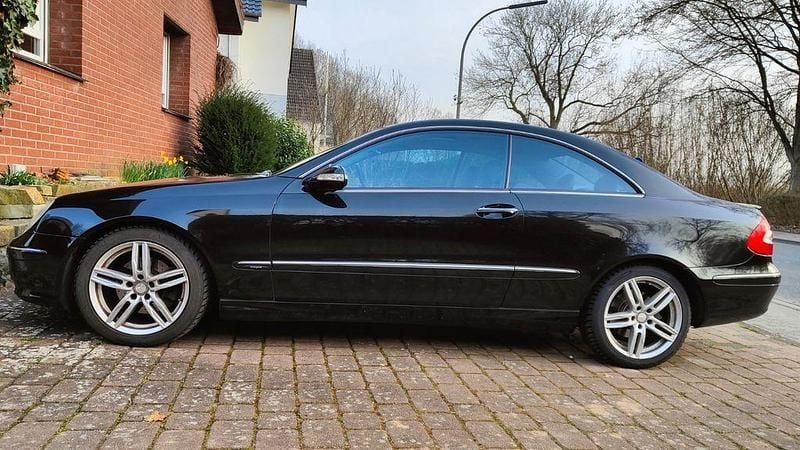 Gebraucht Mercedes CLK320 Avantgarde 218 PS (160 kW) 2004 Schwarz Coupé