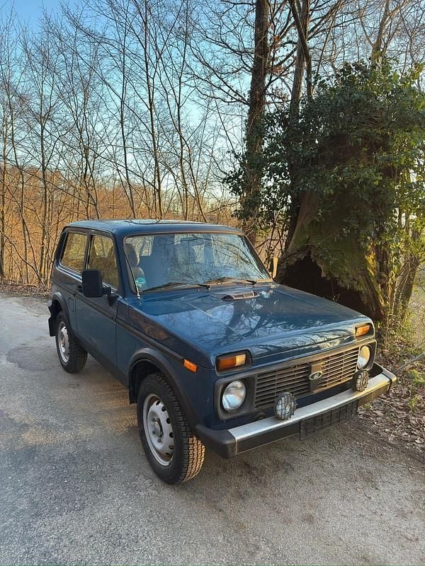 Gebraucht Lada niva 83 PS (61 kW) 2008 Schwarz SUV