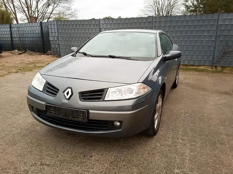 Gebraucht Renault Mégane Cabriolet Dynamique 111 PS (81 kW) 2006 Grau Cabrio