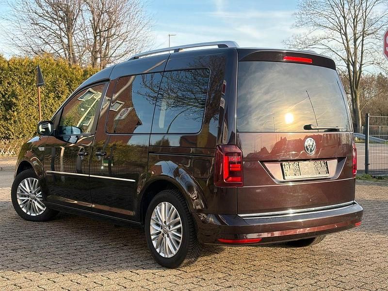 Gebraucht VW Caddy Highline 125 PS (91 kW) 2017 Schwarz Van / Kleinbus
