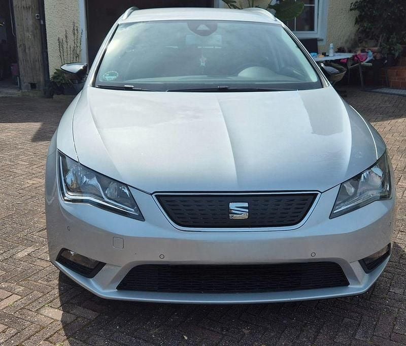 Silber Gebraucht 2016 Seat Leon ST Ecomotive Kombi | 6.800 € (Superpreis) - Bild 1/4