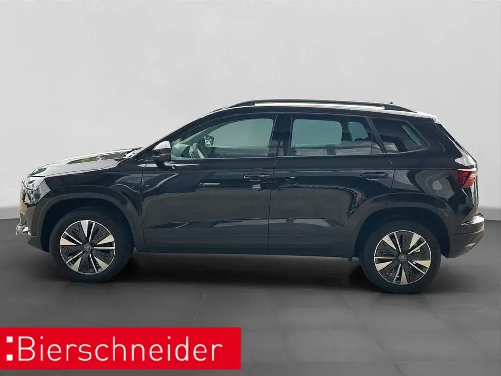 Neu Skoda Karoq Tour 150 PS (110 kW) 2026 Schwarz SUV
