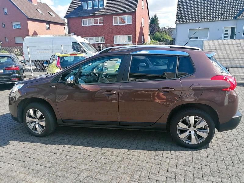 Braun Gebraucht 2015 Peugeot 2008 SUV | 5.950 € (Guter Preis) - Bild 1/4