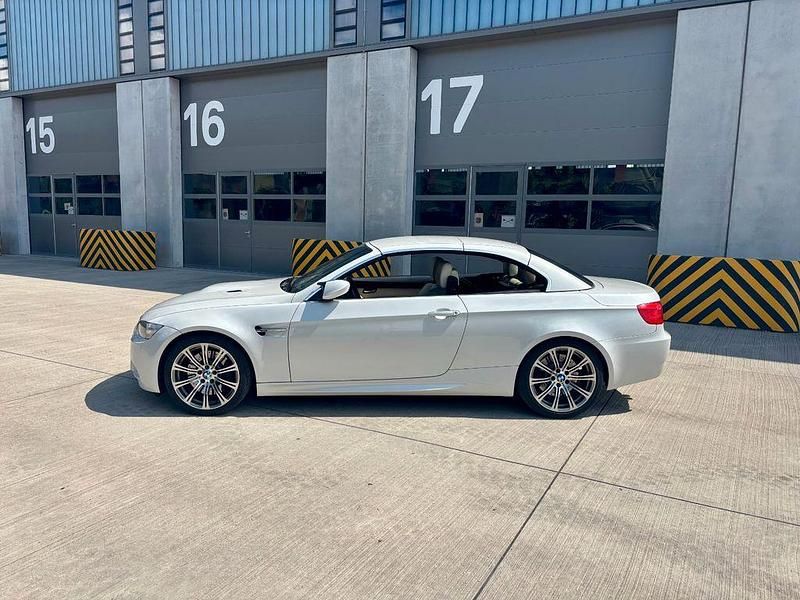 Weiß Gebraucht 2010 BMW M3 Cabriolet Performance Cabrio | 45.900 € (Guter Preis) - Bild 1/4